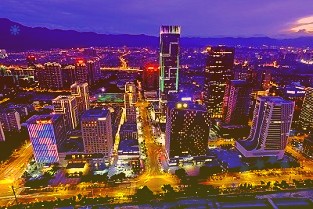 校地双方领导和相关部门负责人就如何推进校地合作各项工作进行了具体对接